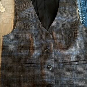 Madewell Black and Gray Vest Timeless Plaid Design